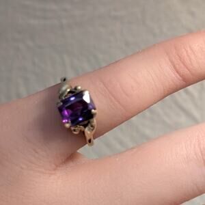 Vintage Dasun 10K Yellow Gold Purple Sapphire Ring Size 5
